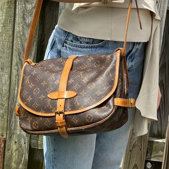 Louis Vuitton Handbags - Louis Vuitton Monogram Saumur 30 Cross Body Shoulder Bag